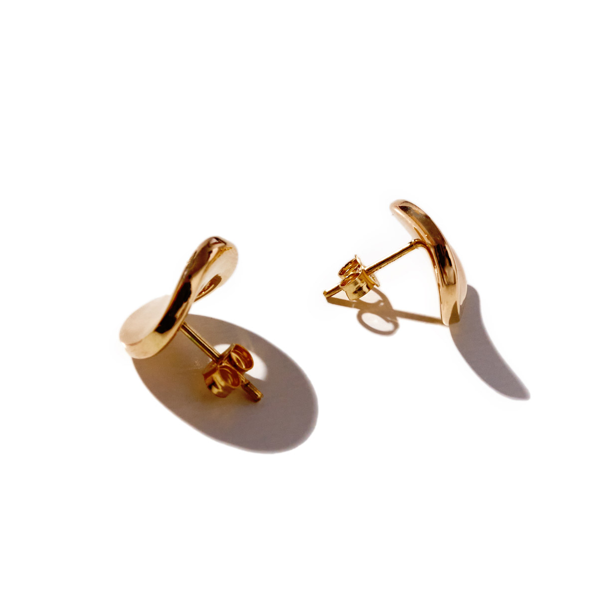 pendiente-oro-18k-asimetricos-3